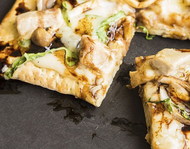Pizza blanche aux champignons