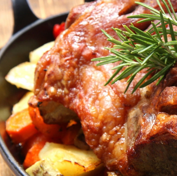 Poulet rôti au four et pommes de terre