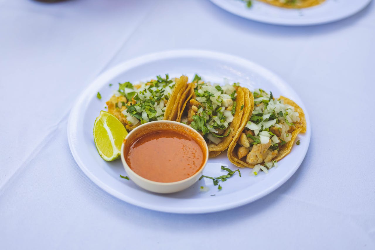 Tacos de Poulet à la Mangue et à l'Avocat