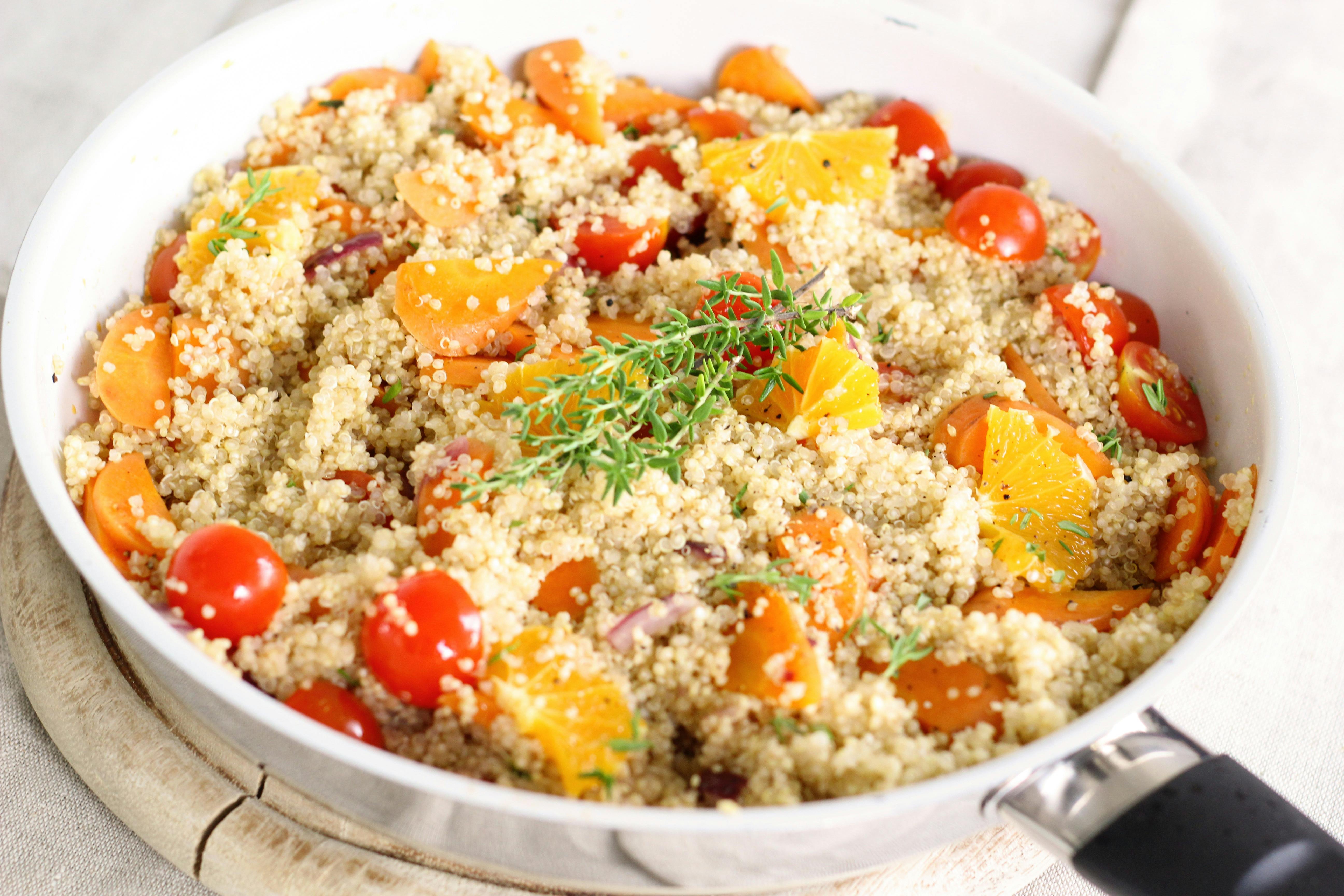 Salade de Quinoa aux Légumes Croquants et Feta